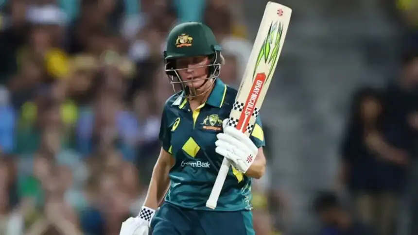 Mooney and King lead Australia to T20I win despite fielding lapses