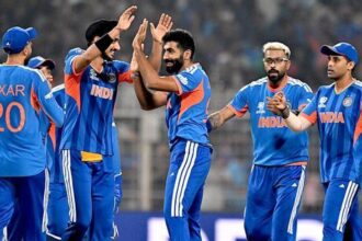 Gavaskar Backs India, Warns of England Threat