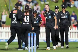 Maddy Green 141 Mair 5-50 seal NZ series win