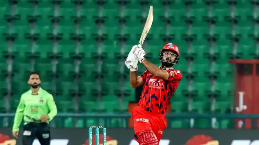 Khushdil Shah Stars in Karachi Kings Chase vs Qalandars