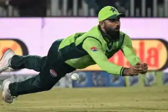 Pakistan players involved in ball tampering incidents
