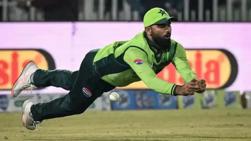 Pakistan players involved in ball tampering incidents