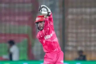 Islamabad United Beat Karachi Kings by 8 Wickets