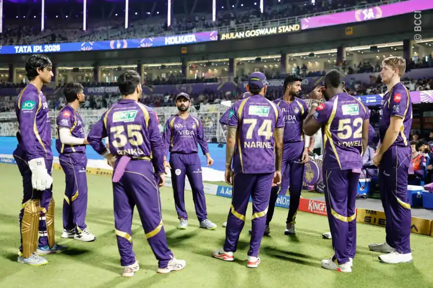 KKR Beat MI by 4 Wickets to Keep IPL 2026 Playoff Hopes Alive