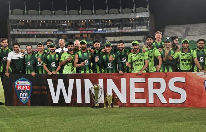 Pakistan Beat Australia to Seal ODI Series Win